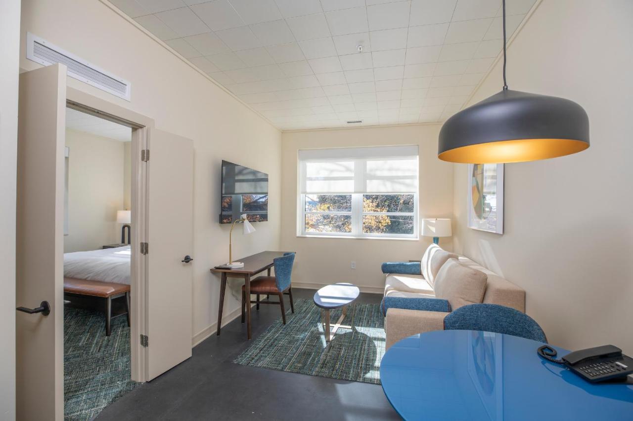 The Holbrook 5* Danville