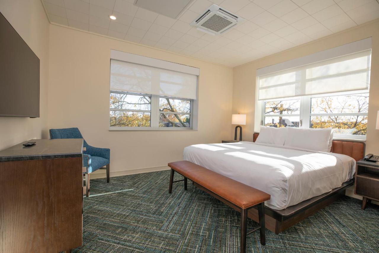 The Holbrook 5* Danville